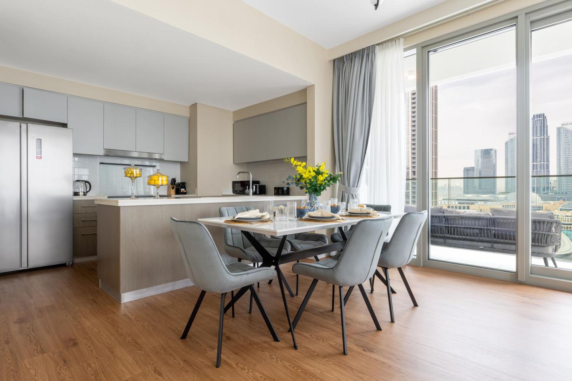Magnificent - Luxurious 3+ 1 Bedroom Located In Downtown