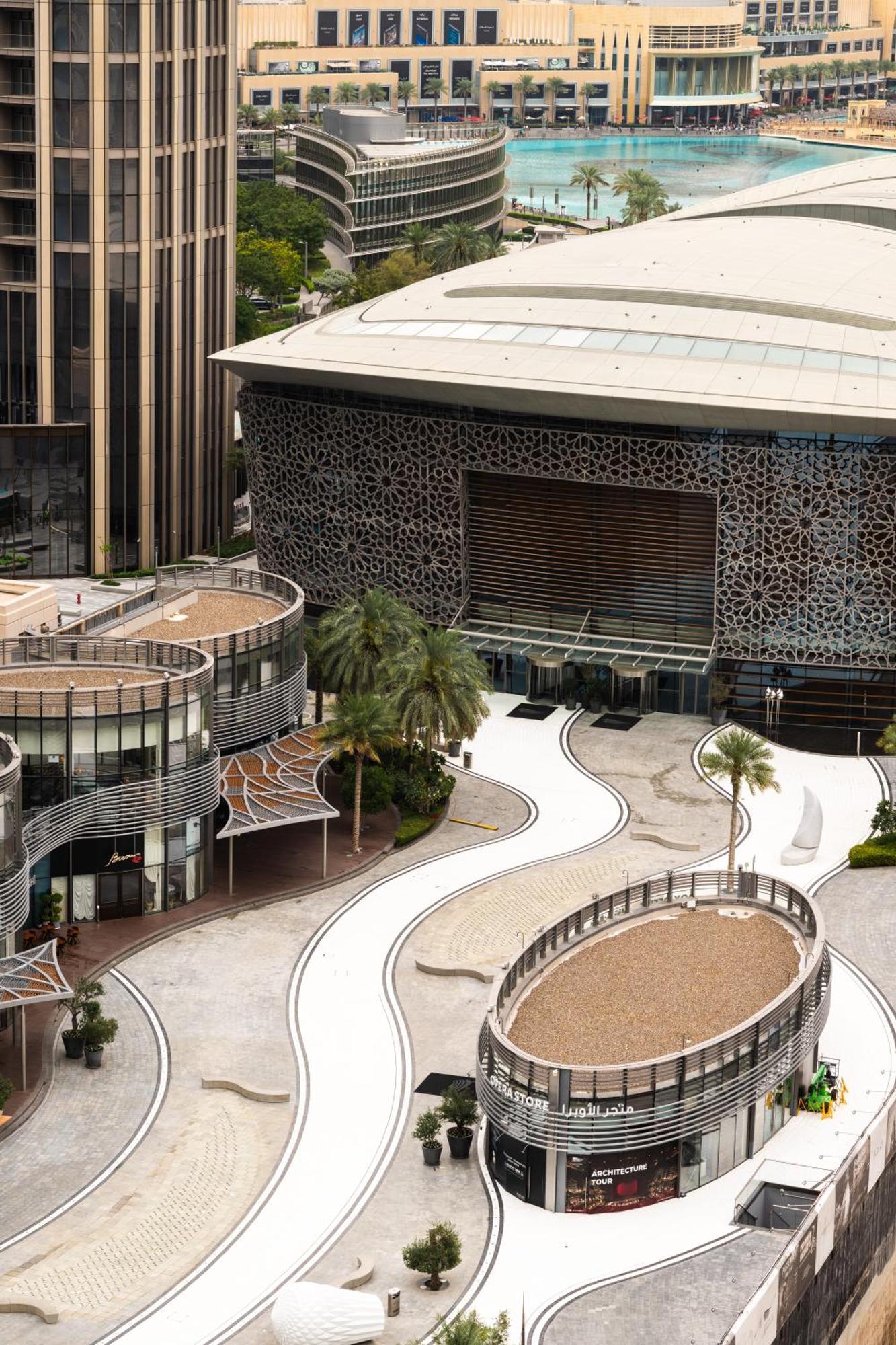 Magnificent - Luxurious 3+ 1 Bedroom Located In Downtown Dubai