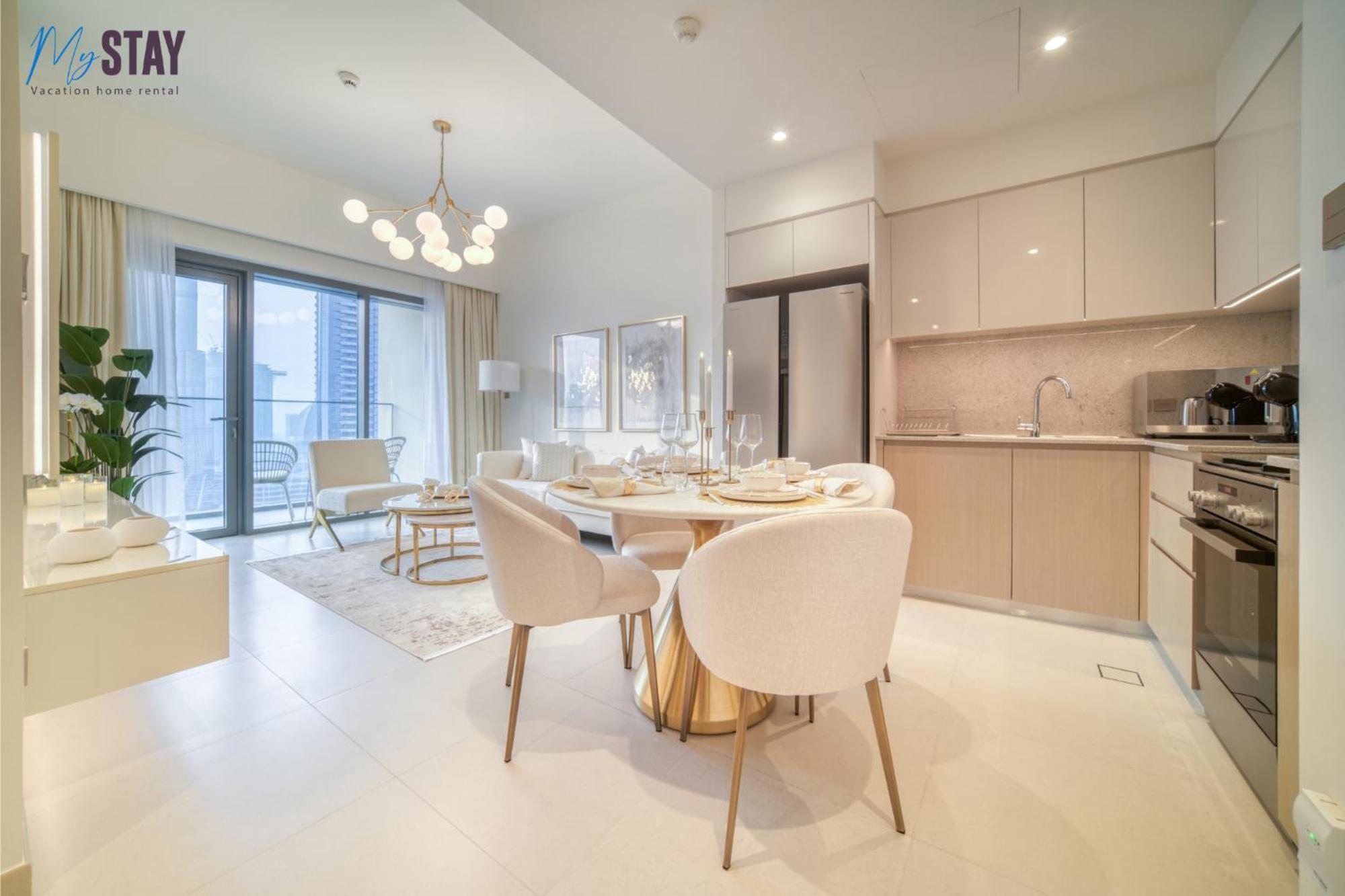 Burj Khalifa View - Exceptional 2 Bedroom Apartment *