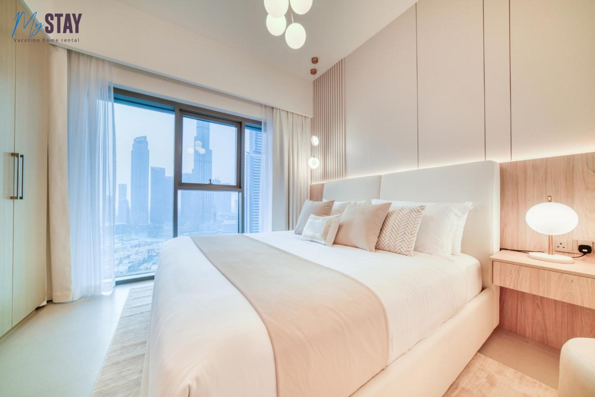 Burj Khalifa View - Exceptional 2 Bedroom Apartment *