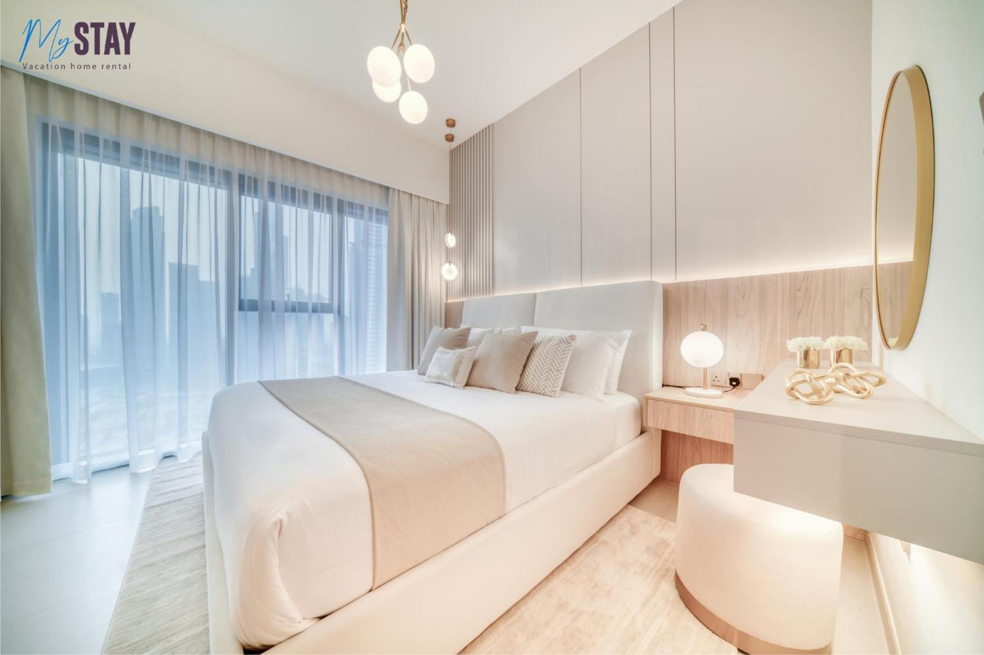 Burj Khalifa View - Exceptional 2 Bedroom Apartment