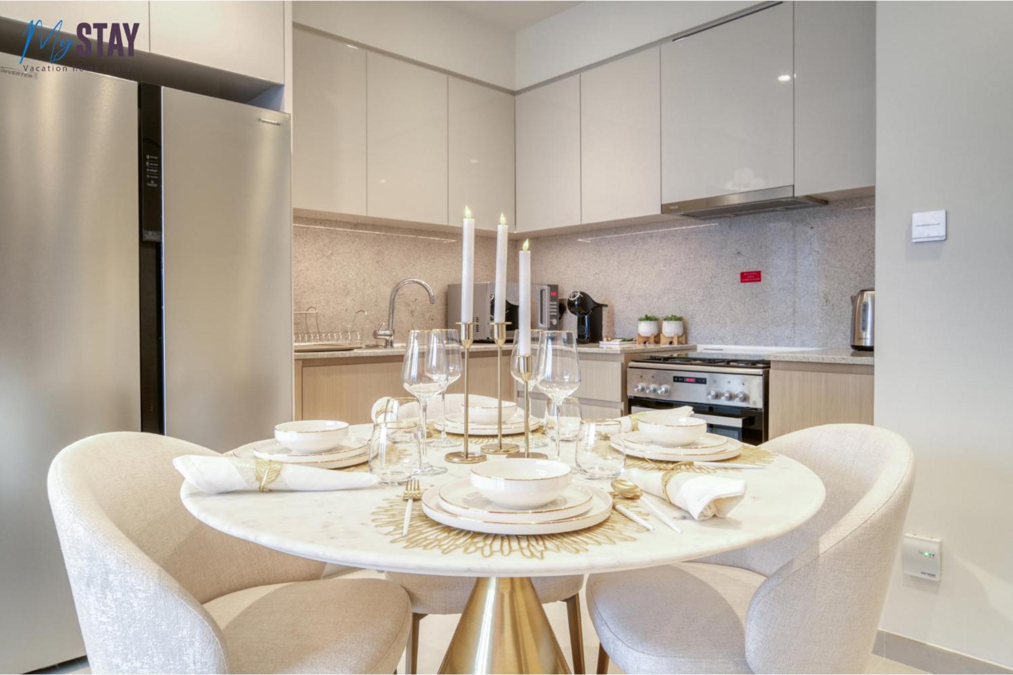 Burj Khalifa View - Exceptional 2 Bedroom * Dubai