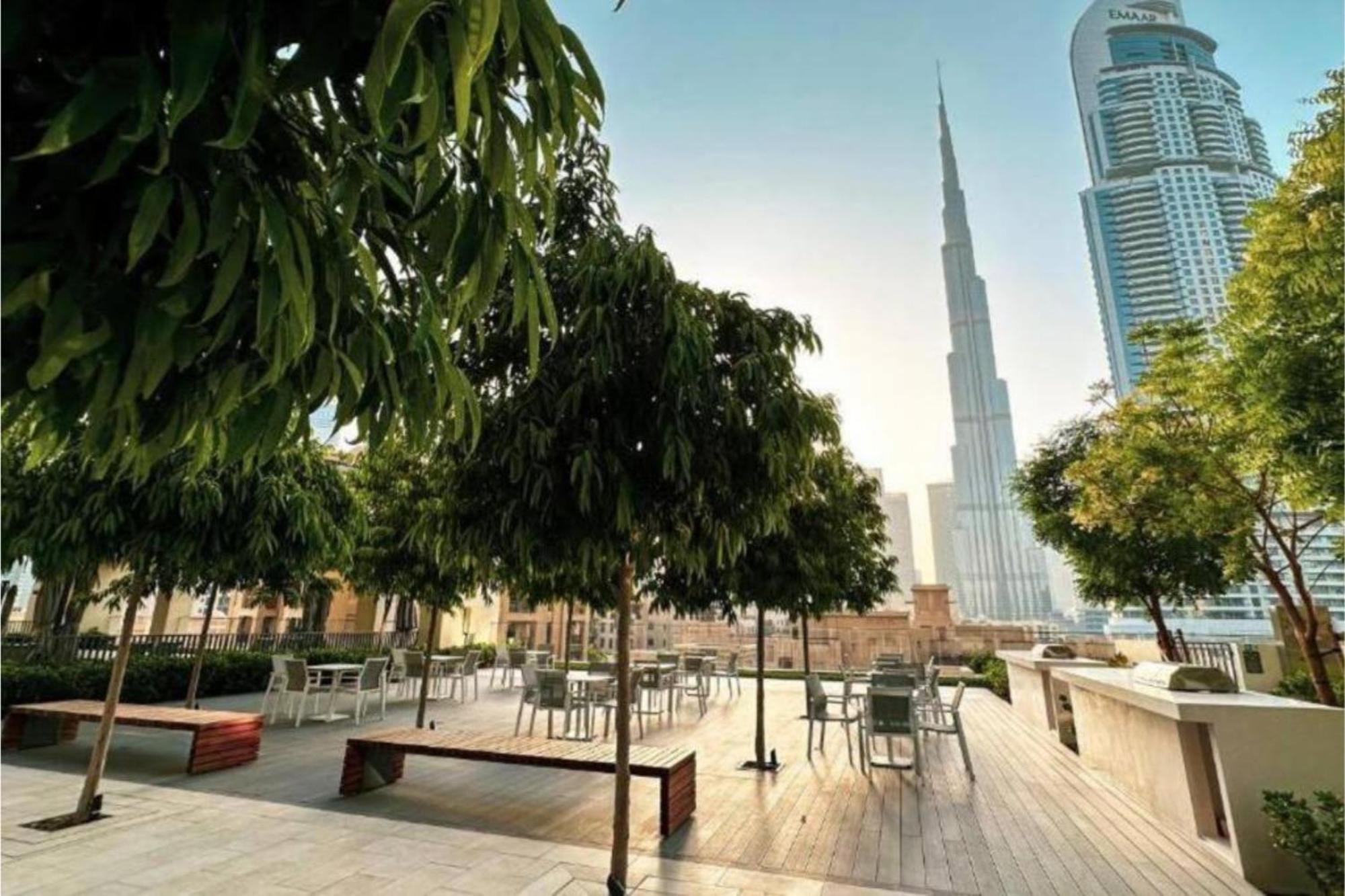 Burj Khalifa View - Exceptional 2 Bedroom Apartment *