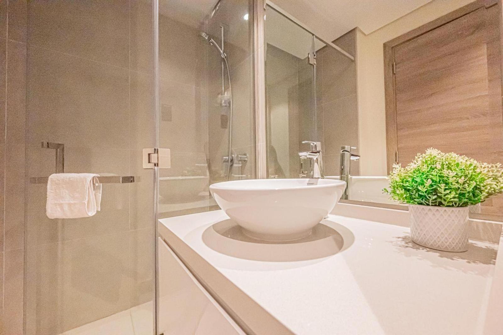 Apartment Cozy Marina Studio-walk To Beach, Shops & Dining Dubai