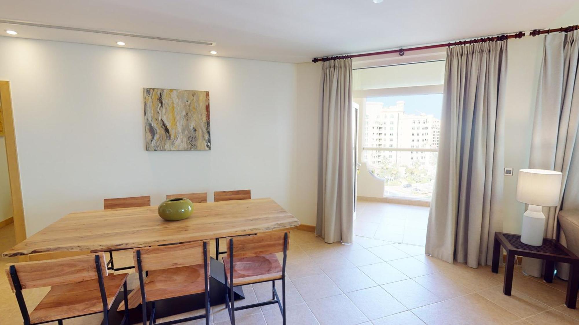 Al Dabas Views, 3bd Sleeps 6, Beachfront & Pool Access Apartment Dubai
