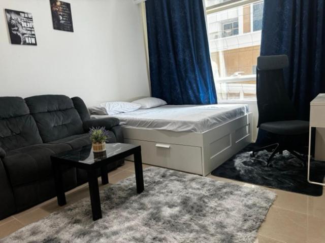 For Female Only Amazing Master With Attached Bathroom Homestay Dubai