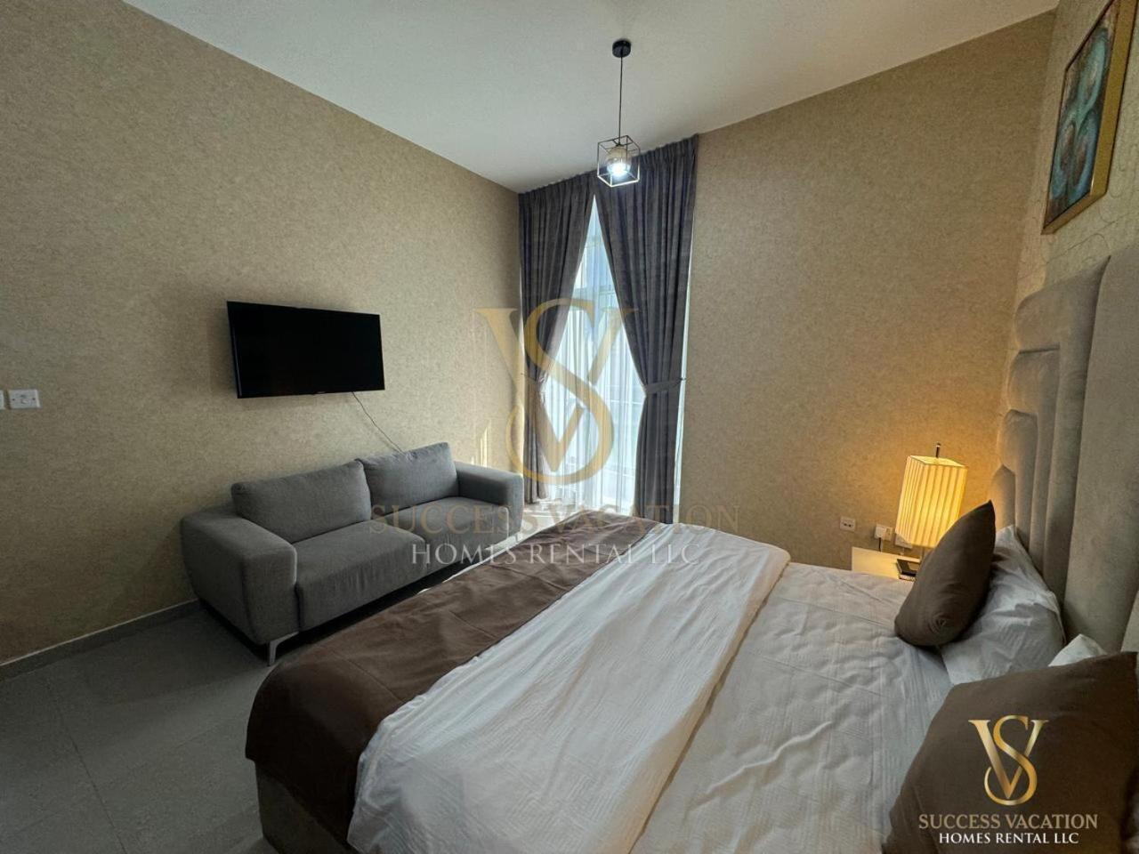 Daire Marina , Success Luxury Apartments, Near Jbr And Metro Station-daily Free Housekeeping Included *
