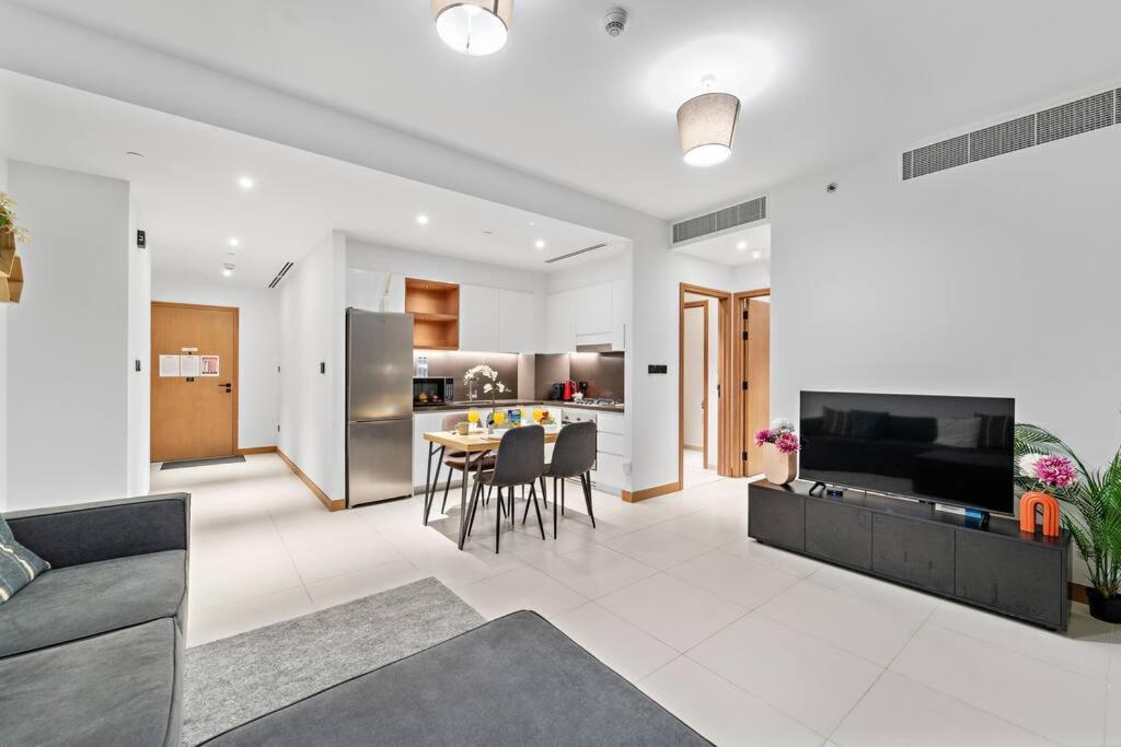 Apartment First Class 1br Vida Vista Elegance Dubai