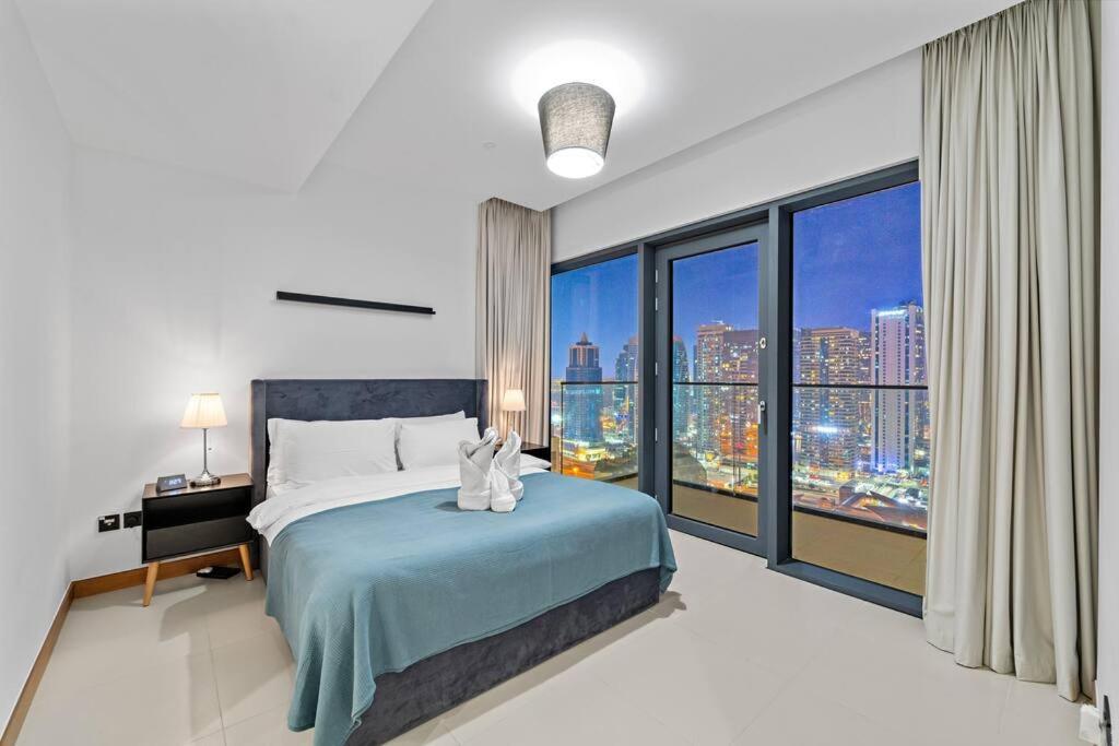 First Class 1br Vida Vista Elegance