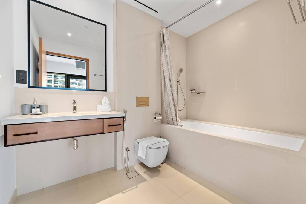 First Class 1br Vida Vista Elegance Apartment Dubai