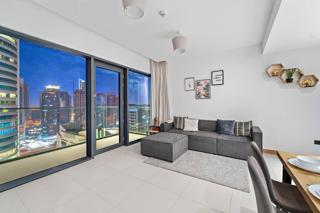 First Class 1br Vida Vista Elegance * Dubai
