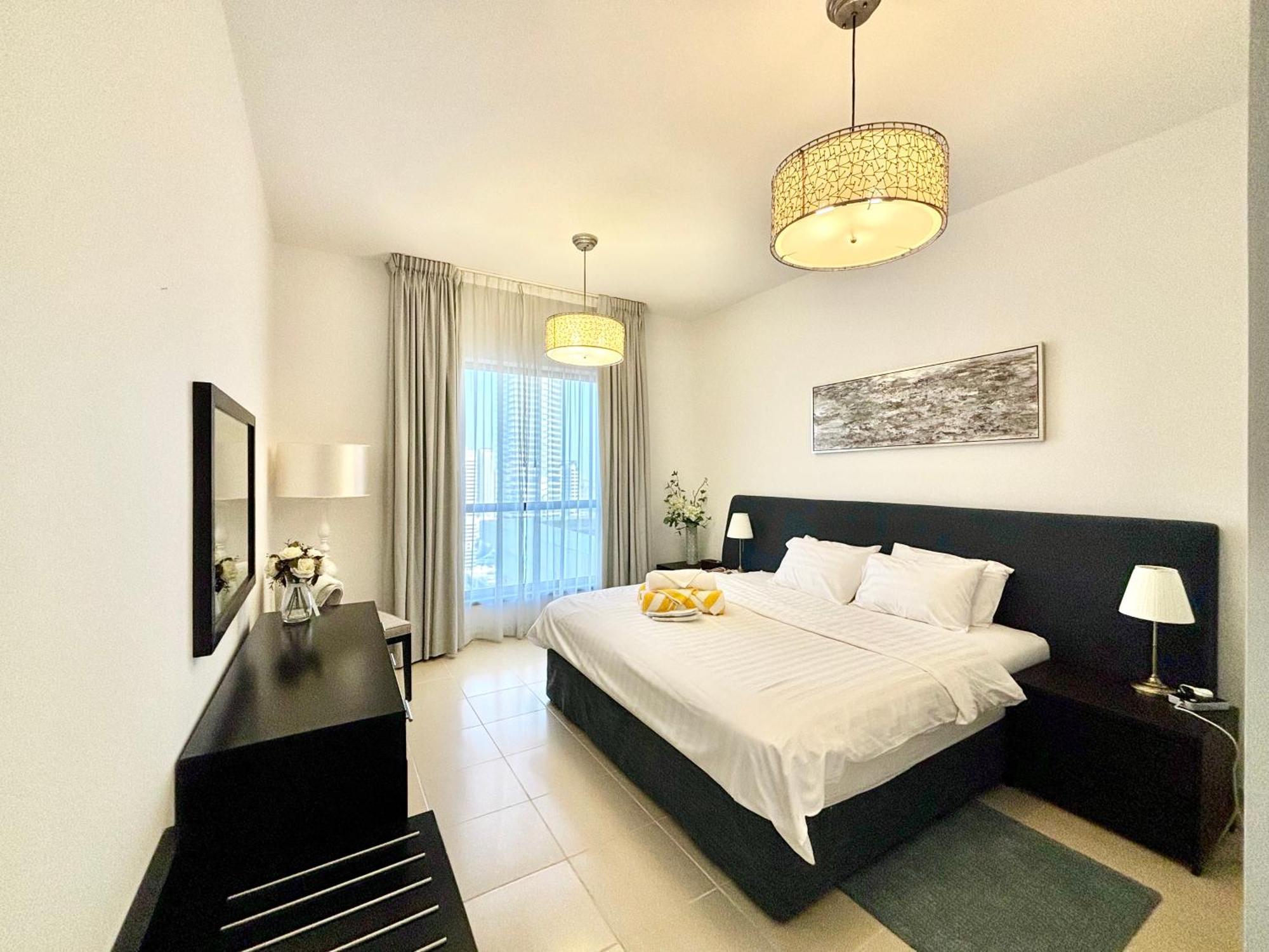 Jbr Gorgeous Marina View 2 Bedroom High Floor Full Dubai