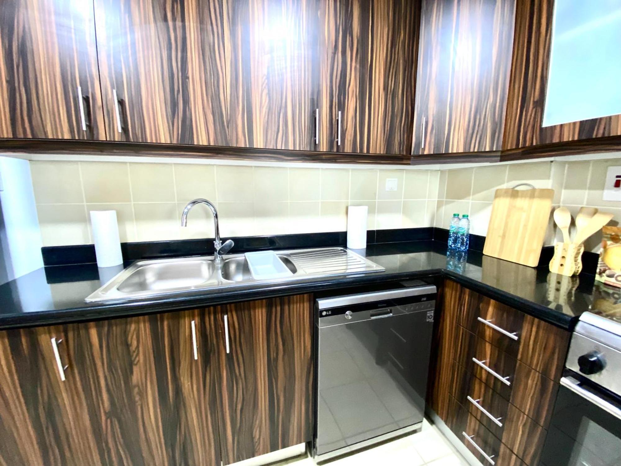 Jbr Gorgeous Marina View 2 Bedroom High Floor Full Dubai