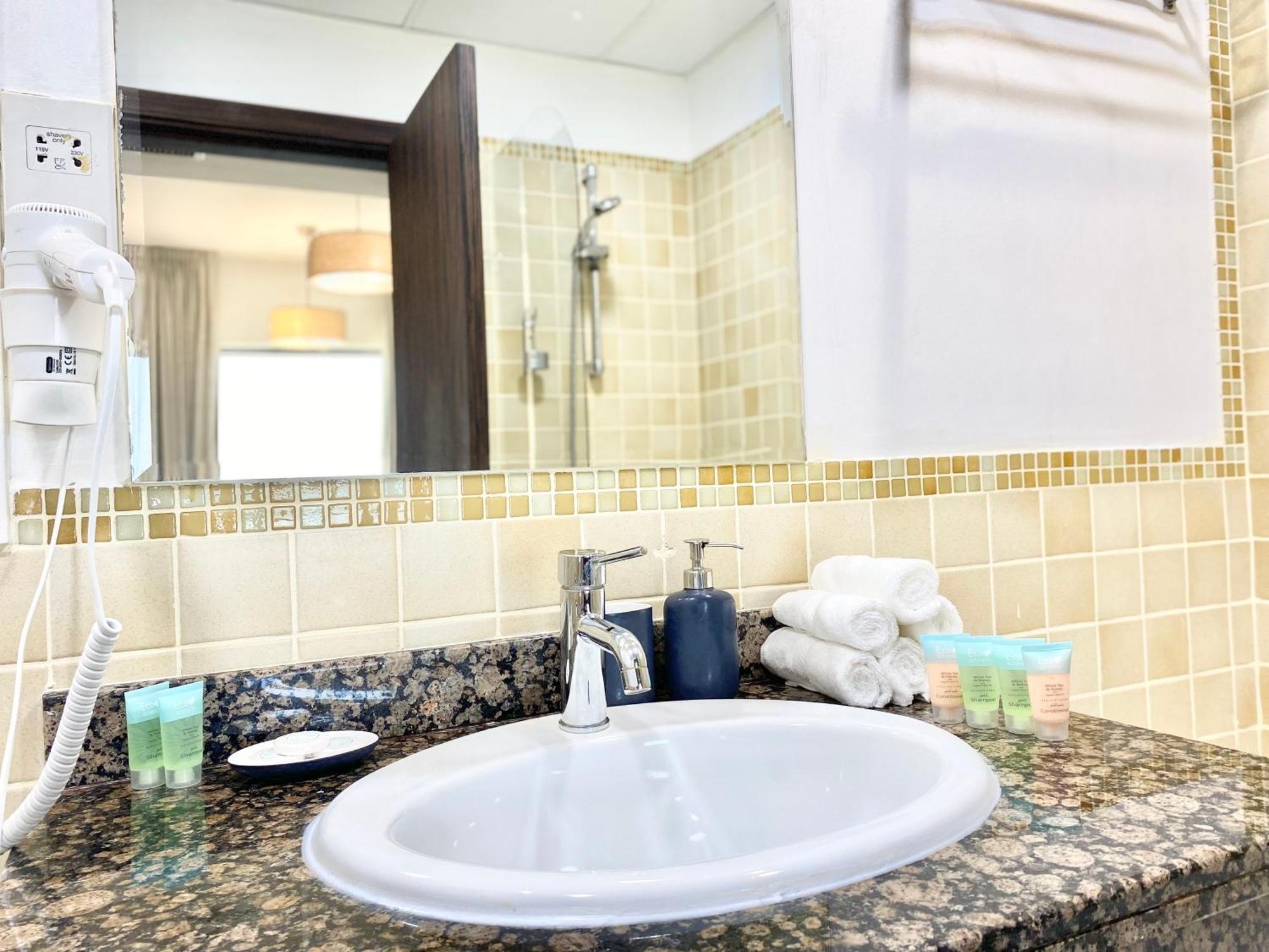 Jbr Gorgeous Marina View 2 Bedroom High Floor Full Apartment Dubai