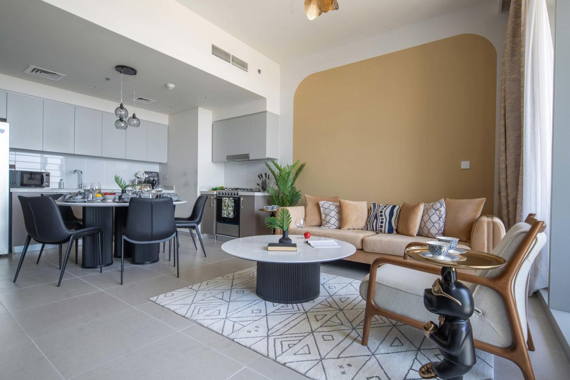Frank Porter - Tower 1 Apartment
