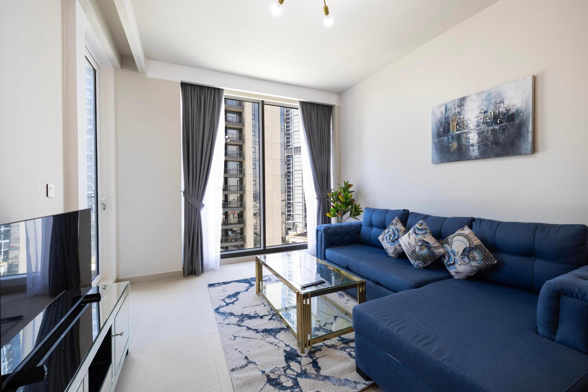 Apartment Vibrant Living In The Center At Creek
