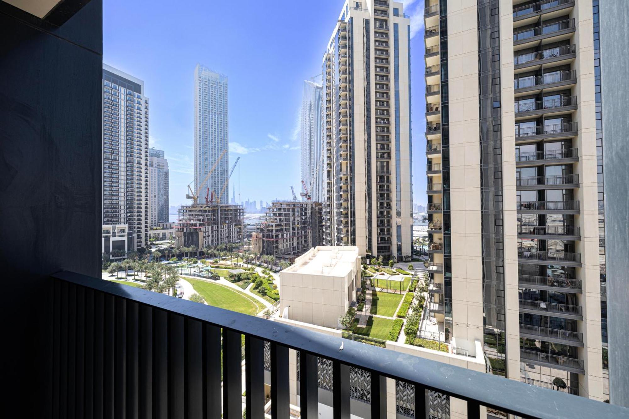 Apartment Vibrant Living In The Center At Creek