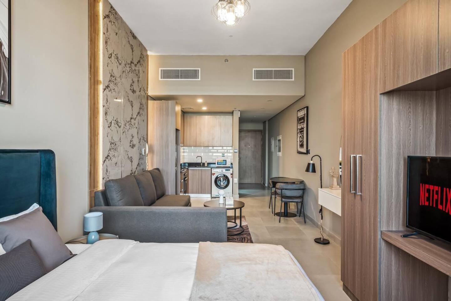 Peacefull Studio - Arjan Dubai
