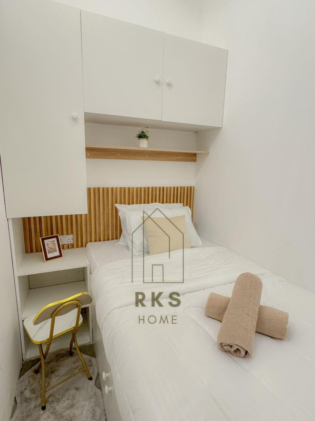 Shared Near Downtown Business Bay Homestay Dubai