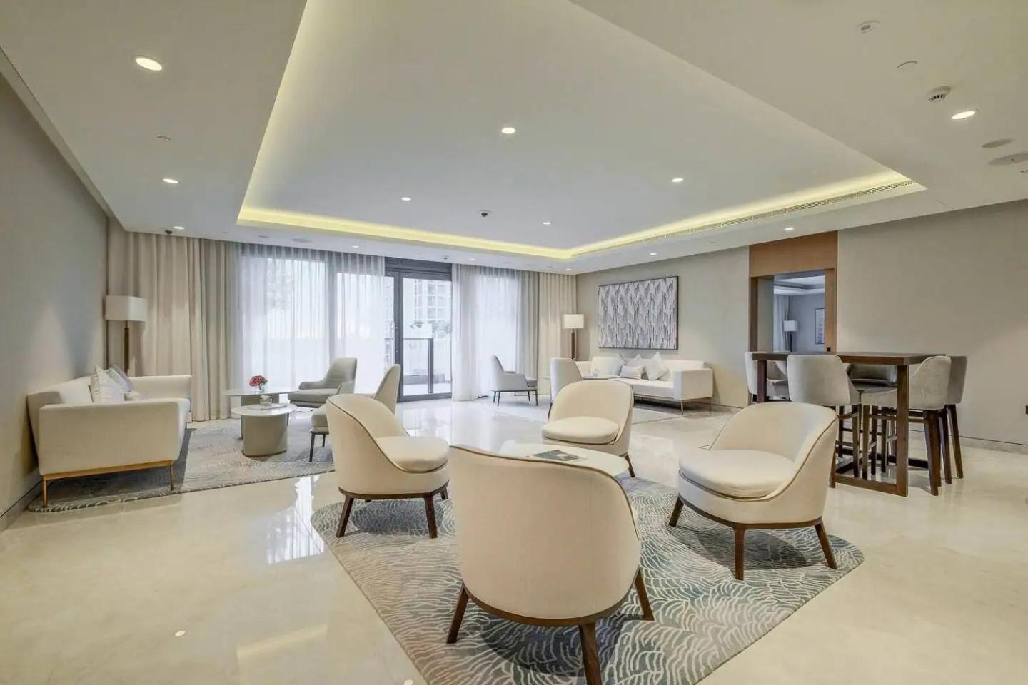 Downtown 1br In Act Towers Near Burj Khalifa Apartment *