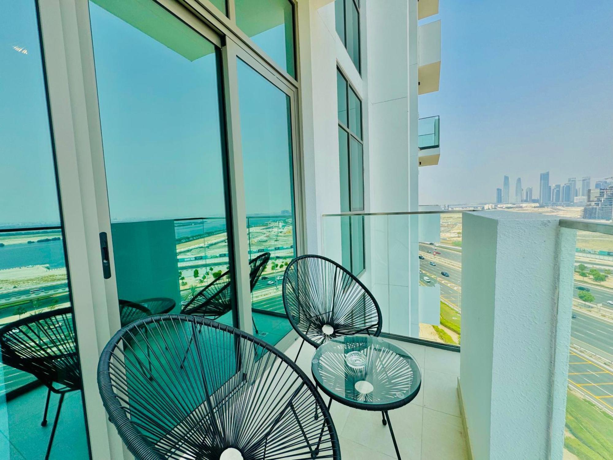 Venduras - Skyline View Farhad Azizi Al Jaddaf * Dubai