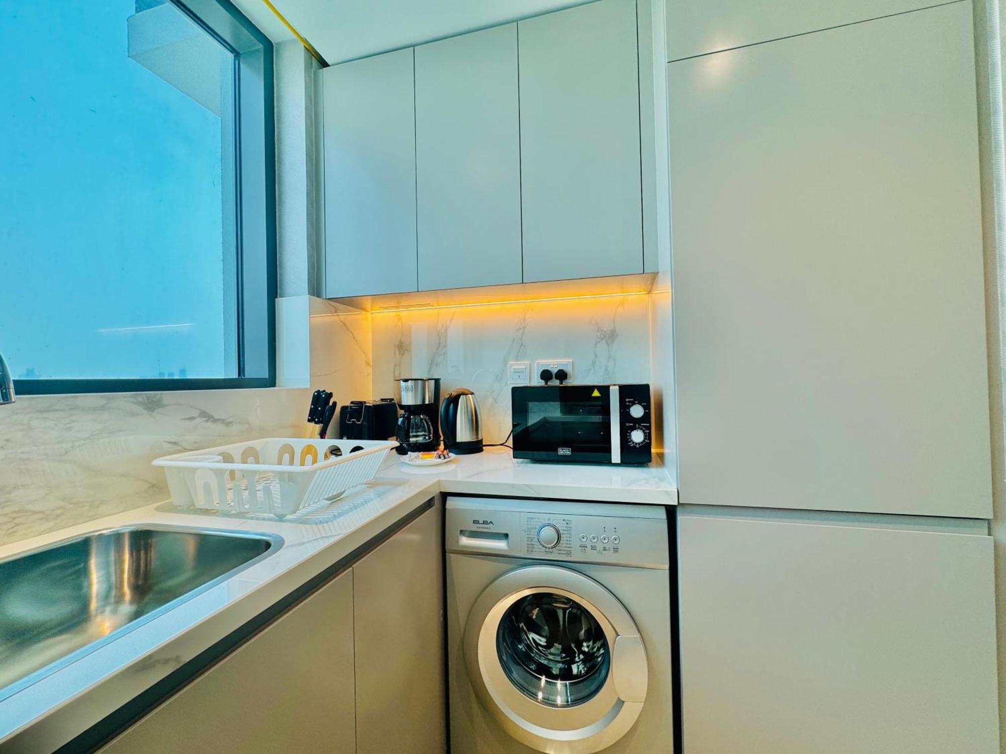 Venduras - Skyline View Farhad Azizi Al Jaddaf Apartment Dubai