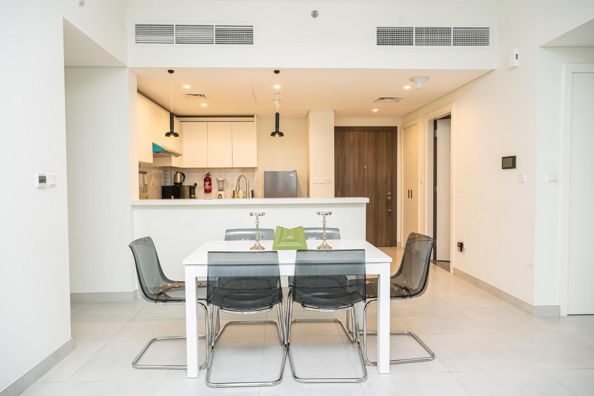 Escape24 Luxury 2br 1 East Tower Zabeel Opposite Zabeel Park Gate Apartment