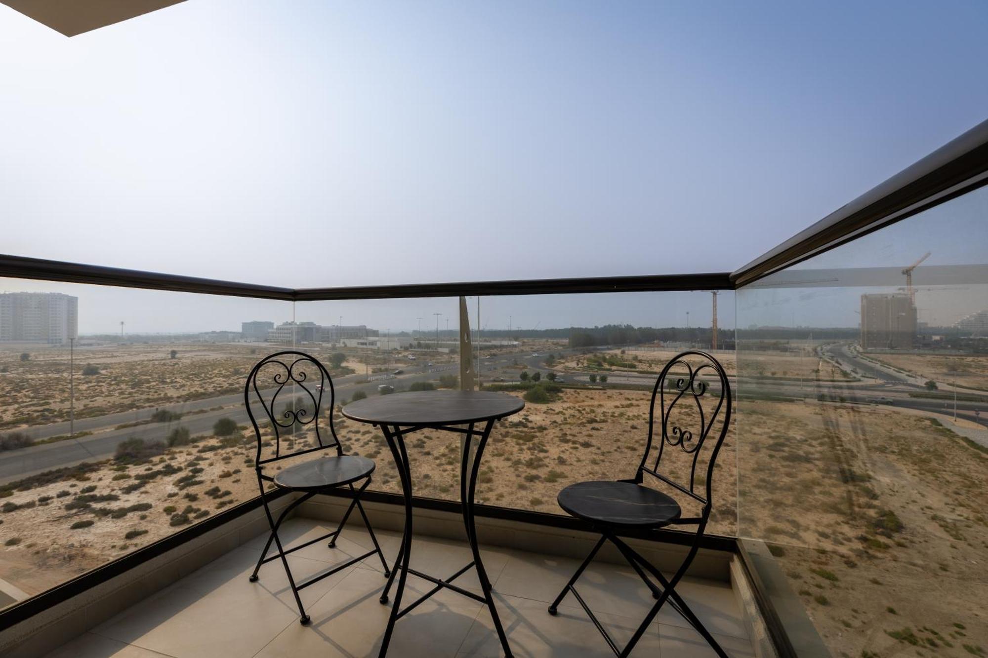 Apartment Waves - Stylish 1br Close To Img World & Global Village
