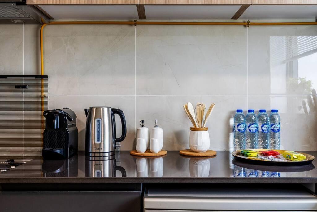 Waves - Stylish 1br Close To Img World & Global Village Dubai