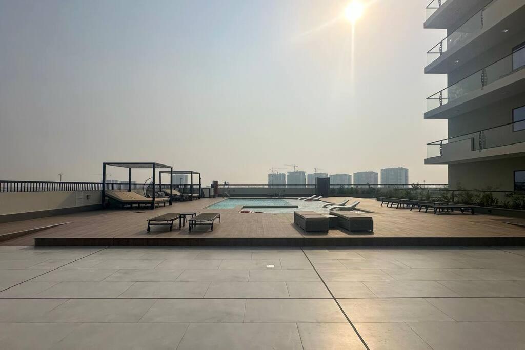 Waves - Stylish 1br Close To Img World & Global Village Apartment *