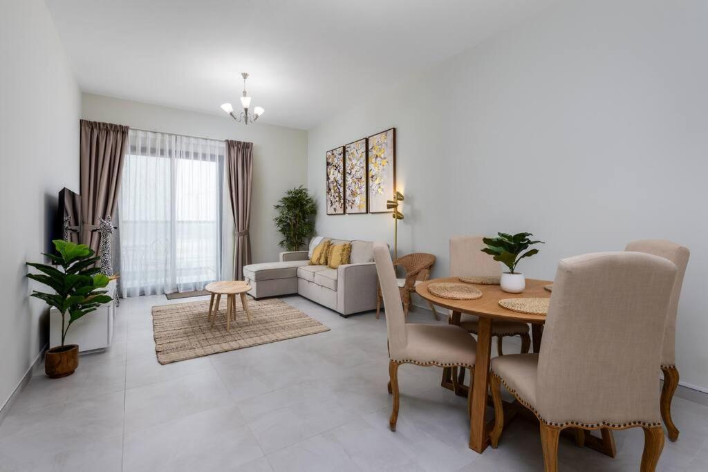 Waves - Stylish 1br Close To Img World & Global Village Apartment Dubai
