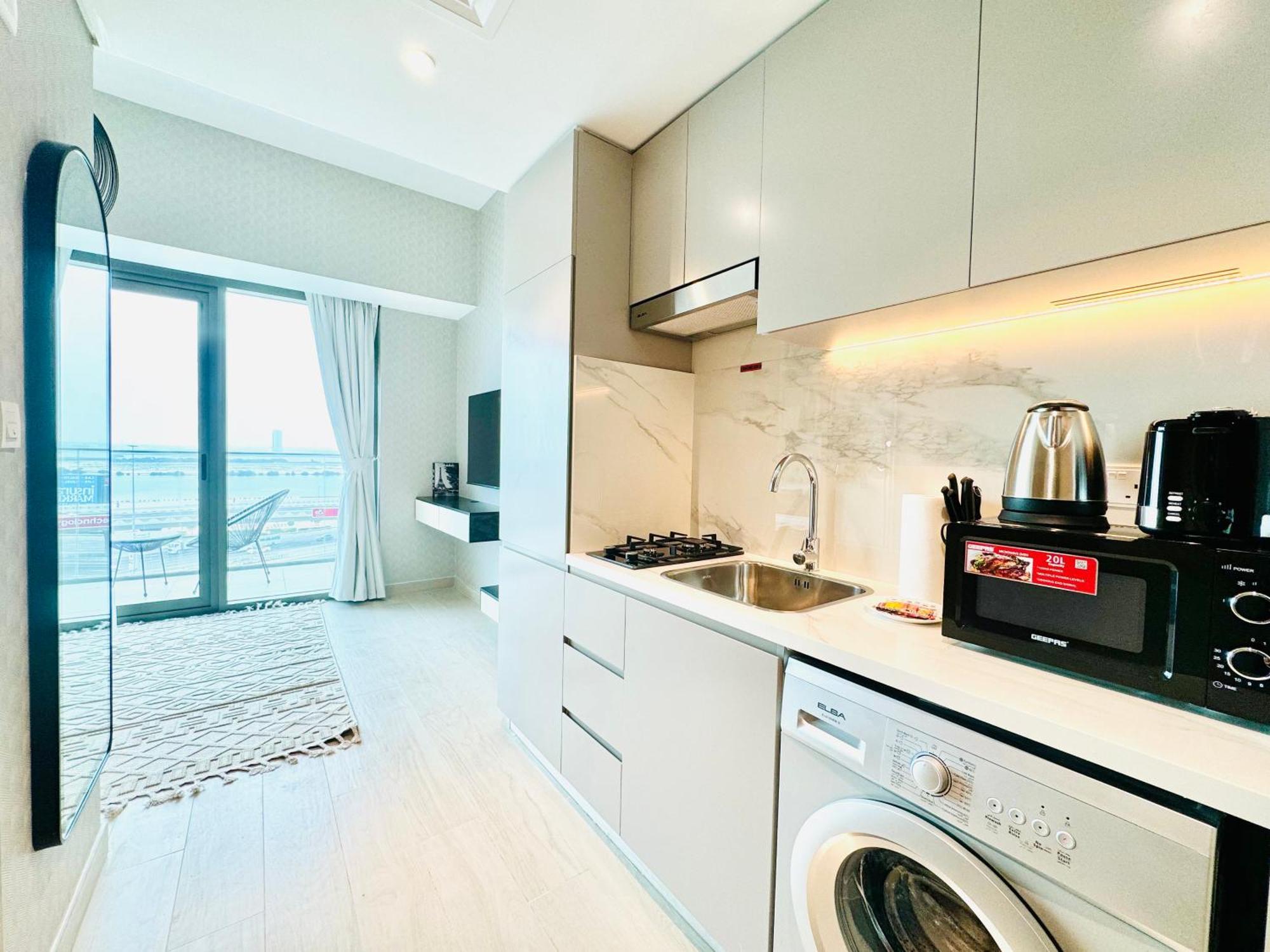 Venduras - Skyline View Farhad Azizi Al Jaddaf Apartment Dubai