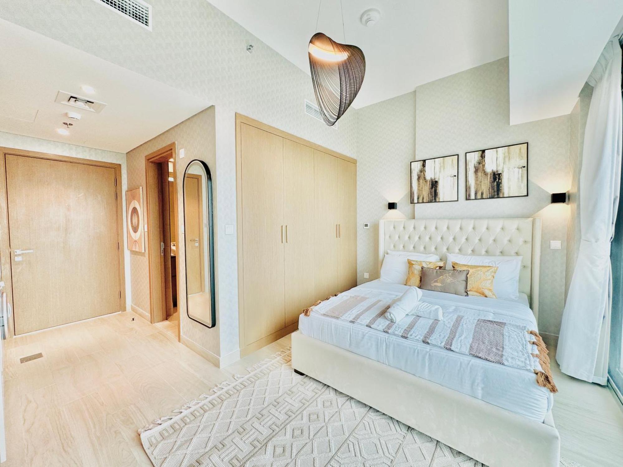 Apartment Venduras - Skyline View Farhad Azizi Al Jaddaf Dubai