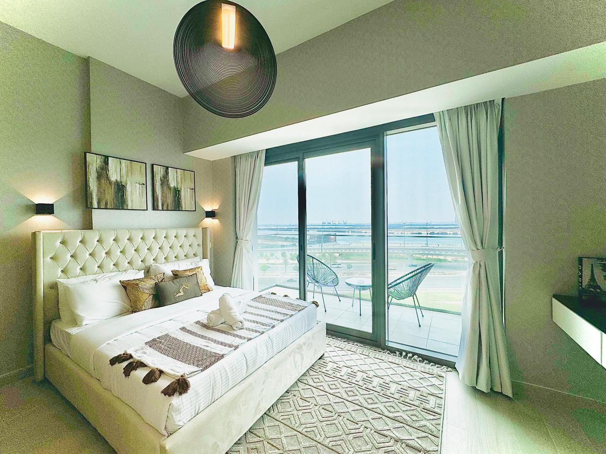 Venduras - Skyline View Farhad Azizi Al Jaddaf Apartment *