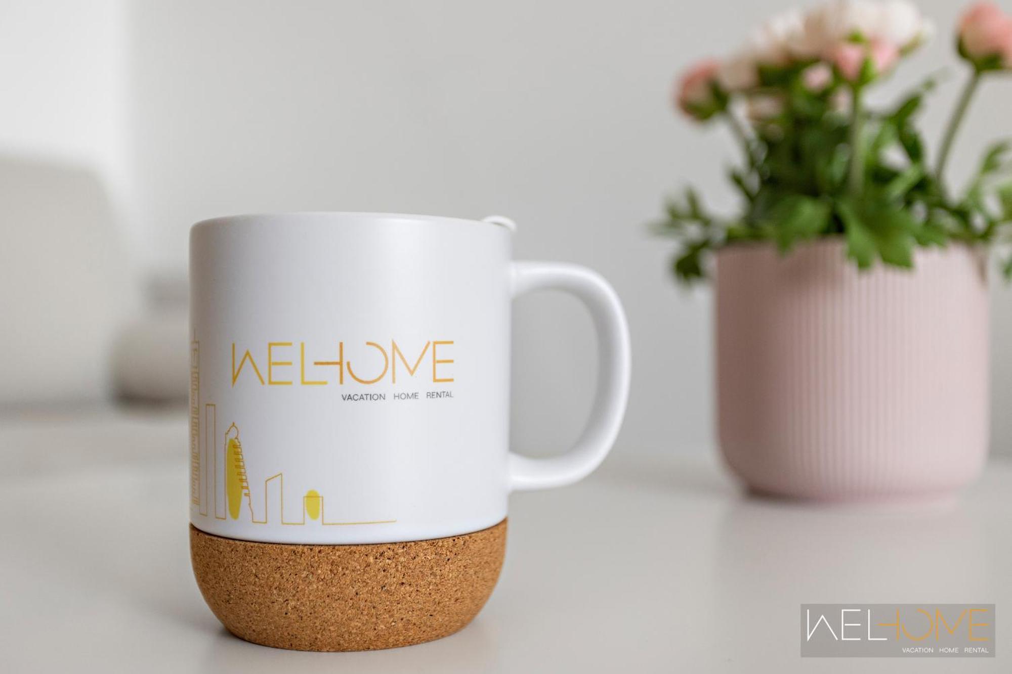 Daire Welhome - Lovely In Production *