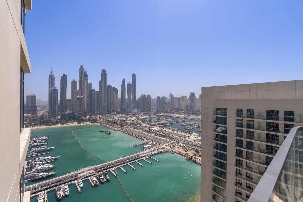 2 Bed With Magnificent View Apartment
