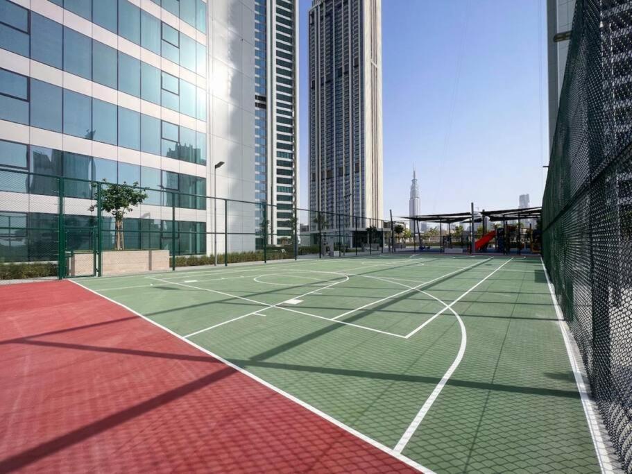Luxury And Elegant 2br With Burj Khalifa View Apartment *