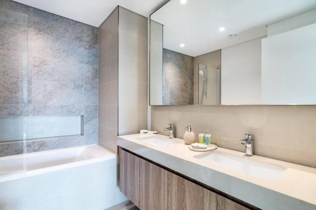 Apartment Luxury And Elegant 2br With Burj Khalifa View *