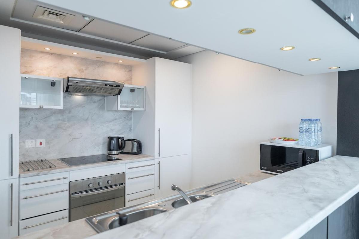 Apartment Luxurious And Minimalist 3br In Marina