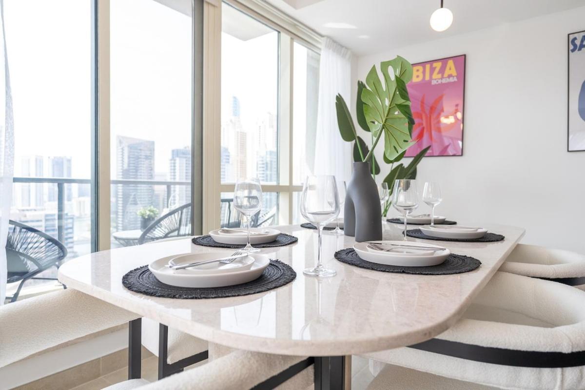 Luxurious And Minimalist 3br In Marina Apartment