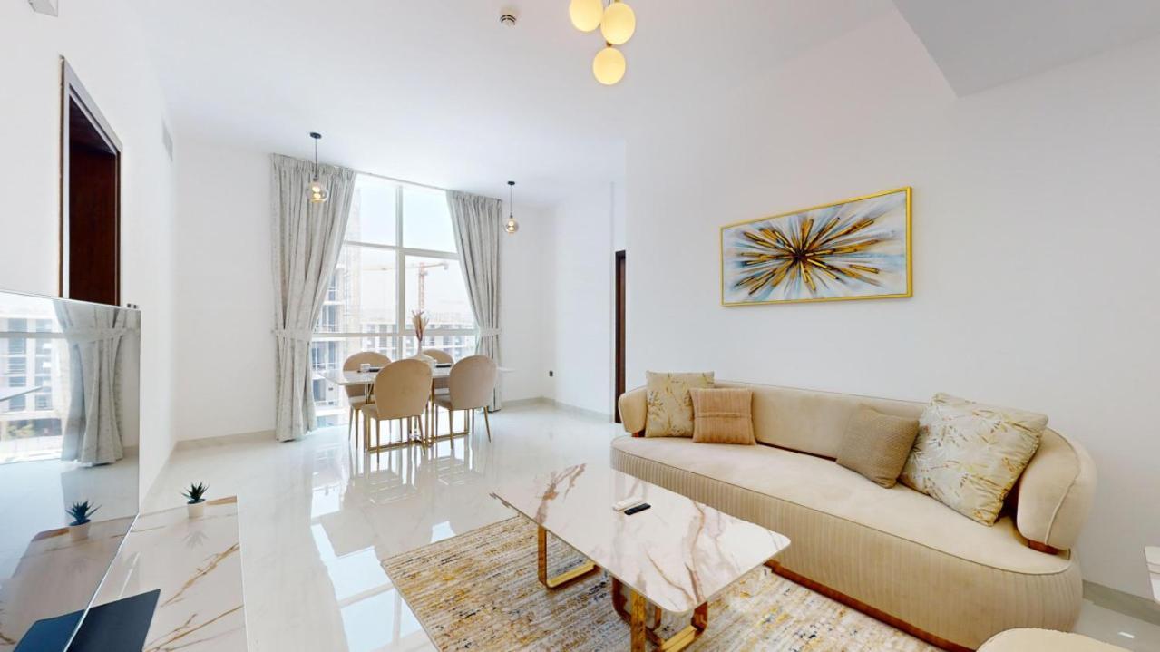 Uni Estate - Pristine One Bedroom Apartment