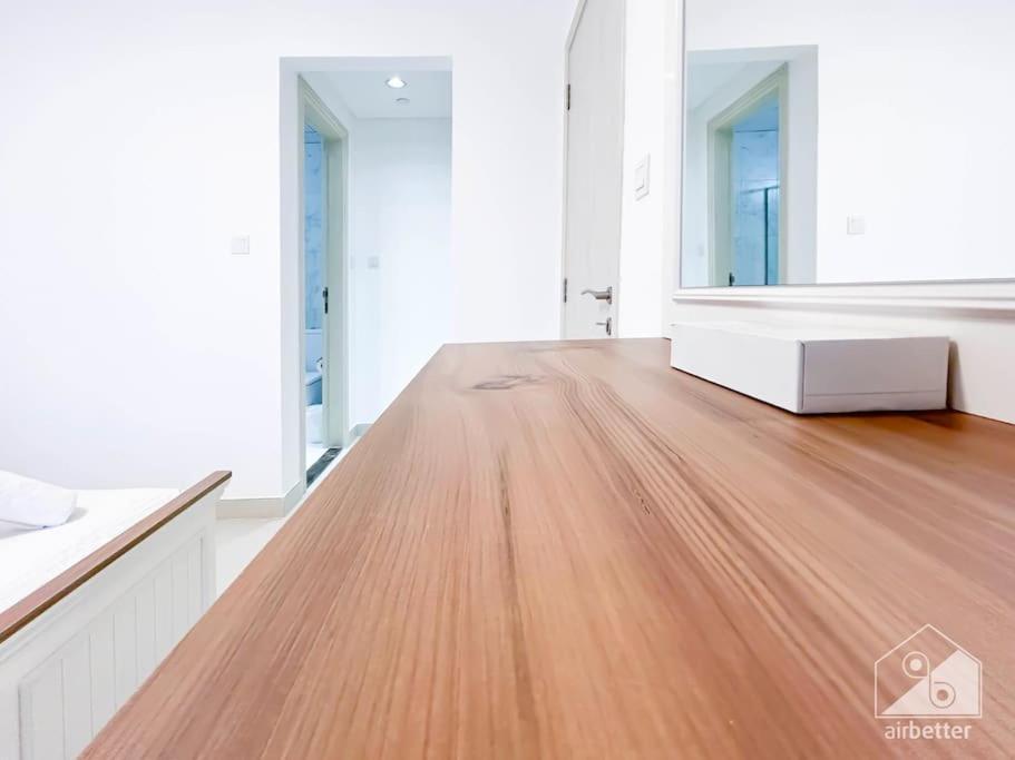 Apartment Luxurious 1br With Balcony In Production Dubai