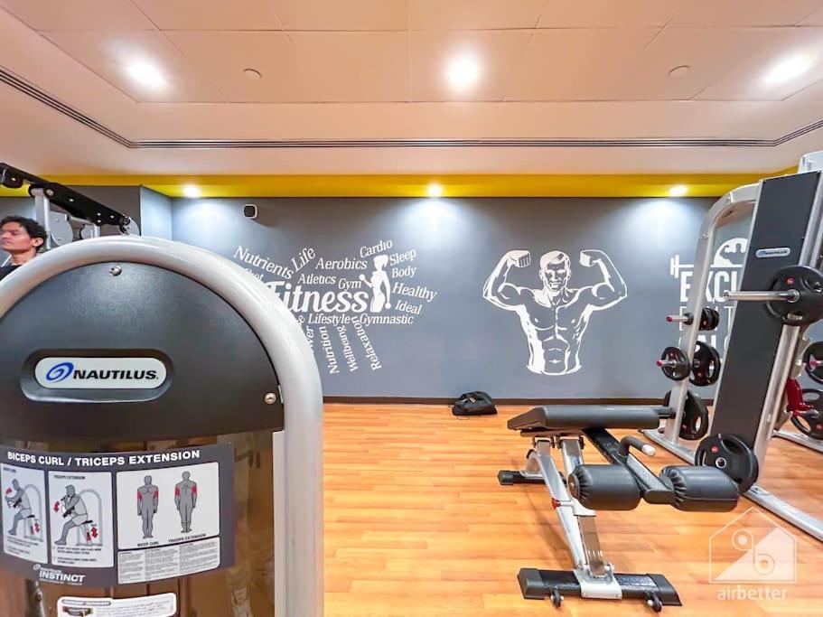 Luxurious 1br With Balcony In Production Dubai
