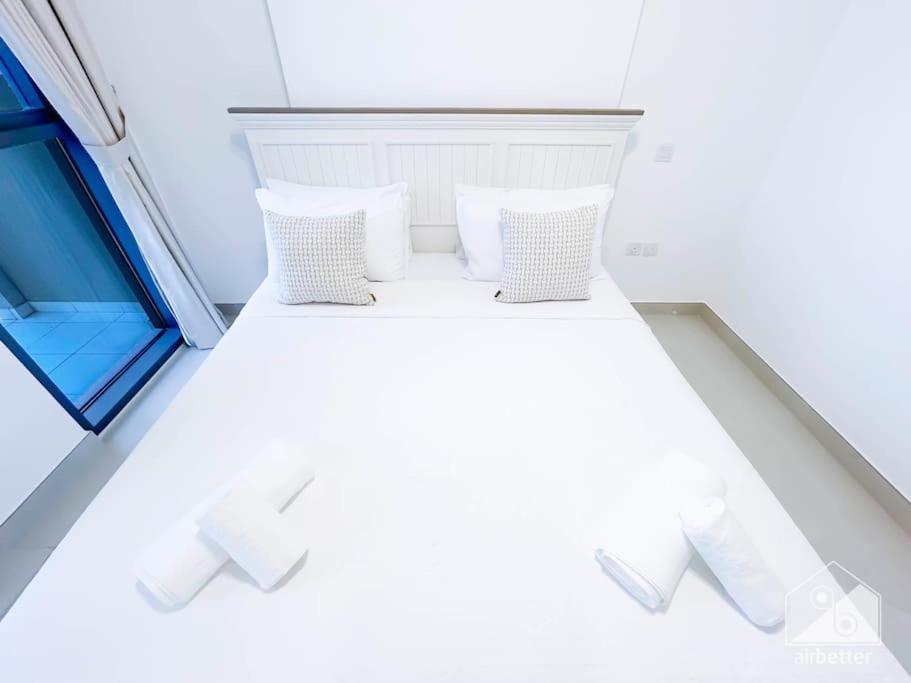 Luxurious 1br With Balcony In Production Dubai