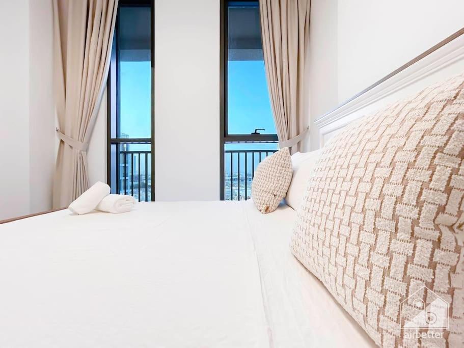 Luxurious 1br With Balcony In Production Apartment