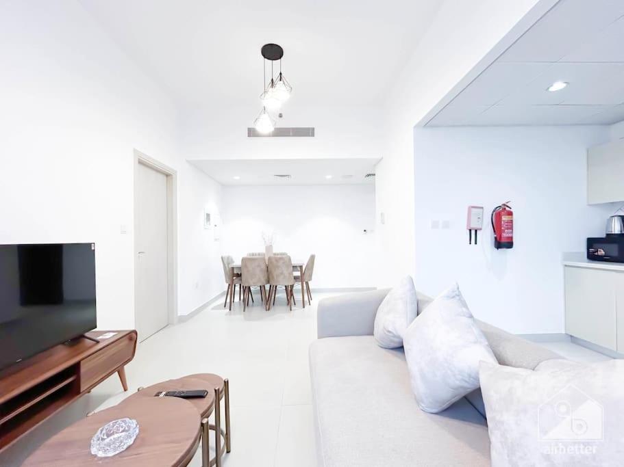 Luxurious 1br With Balcony In Production Apartment