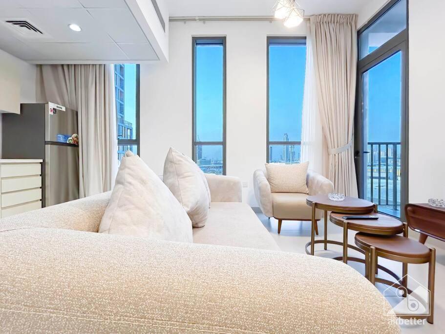 Luxurious 1br With Balcony In Production Dubai