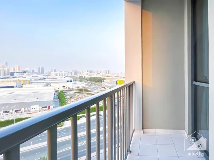 Luxurious 1br With Balcony In Production Apartment Dubai