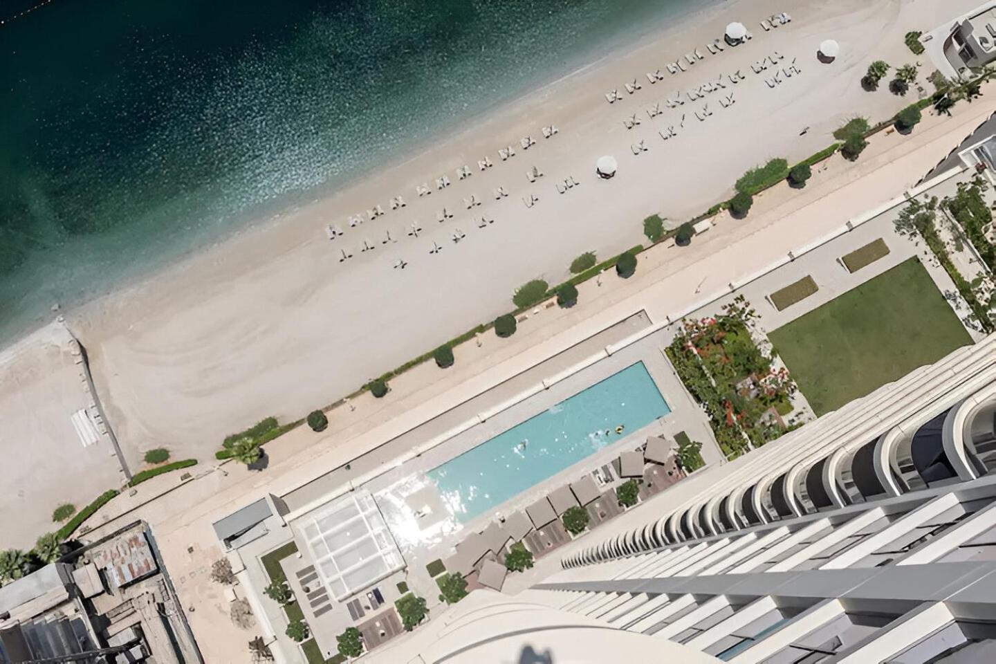 2br Beachfront With Stunning Marina View Apartment *