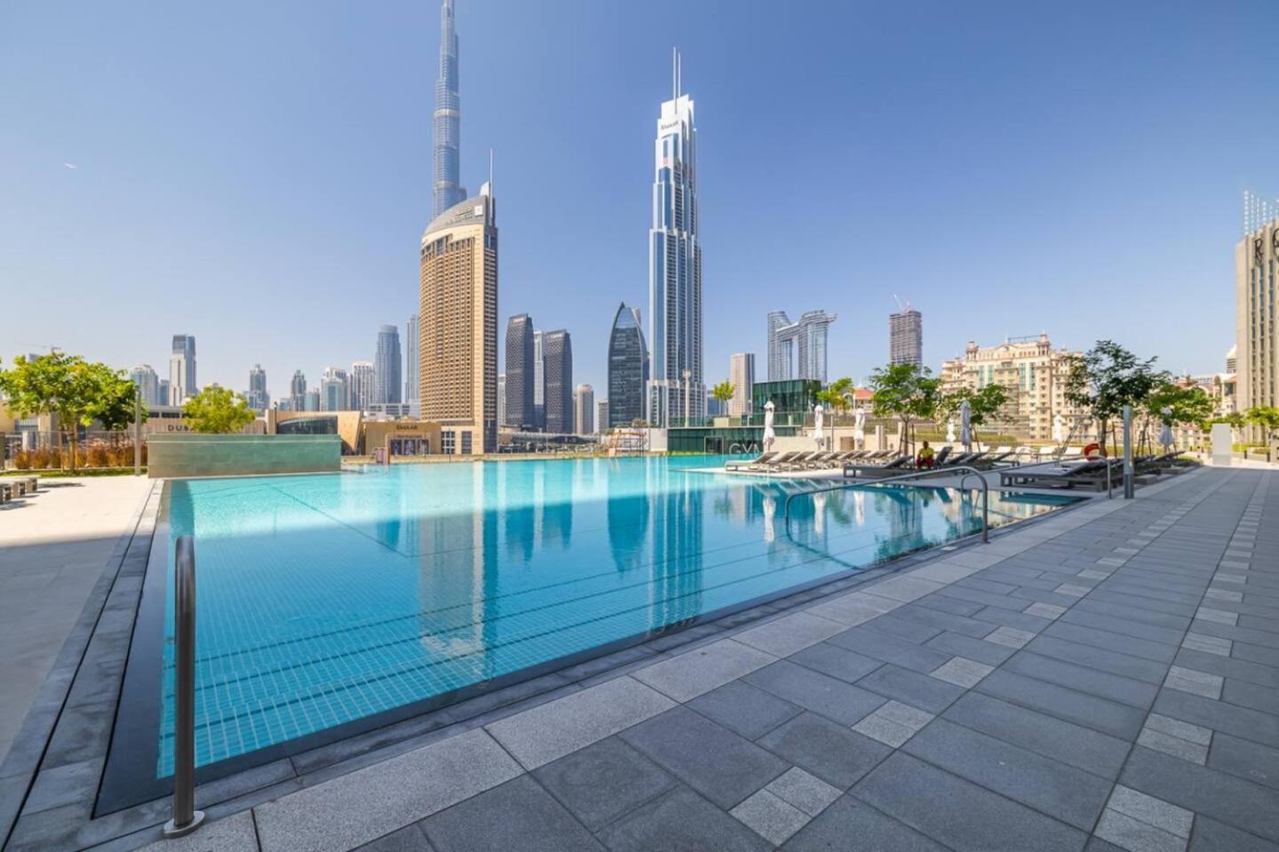 Stylish Flat In Downtown With Ps5 Gym And Pool Apartment Dubai